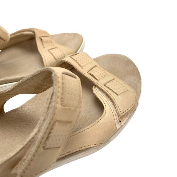 Trotters Womens Tan Beige Genuine Leather Sandals Shoes Ankle Strap Comfy 7.5 N - Picture 4 of 16